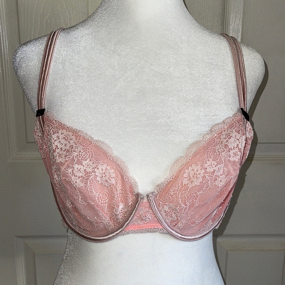 Victoria’s Secret Peach And Nude Lace Underwire Sexy Little Things Bra
